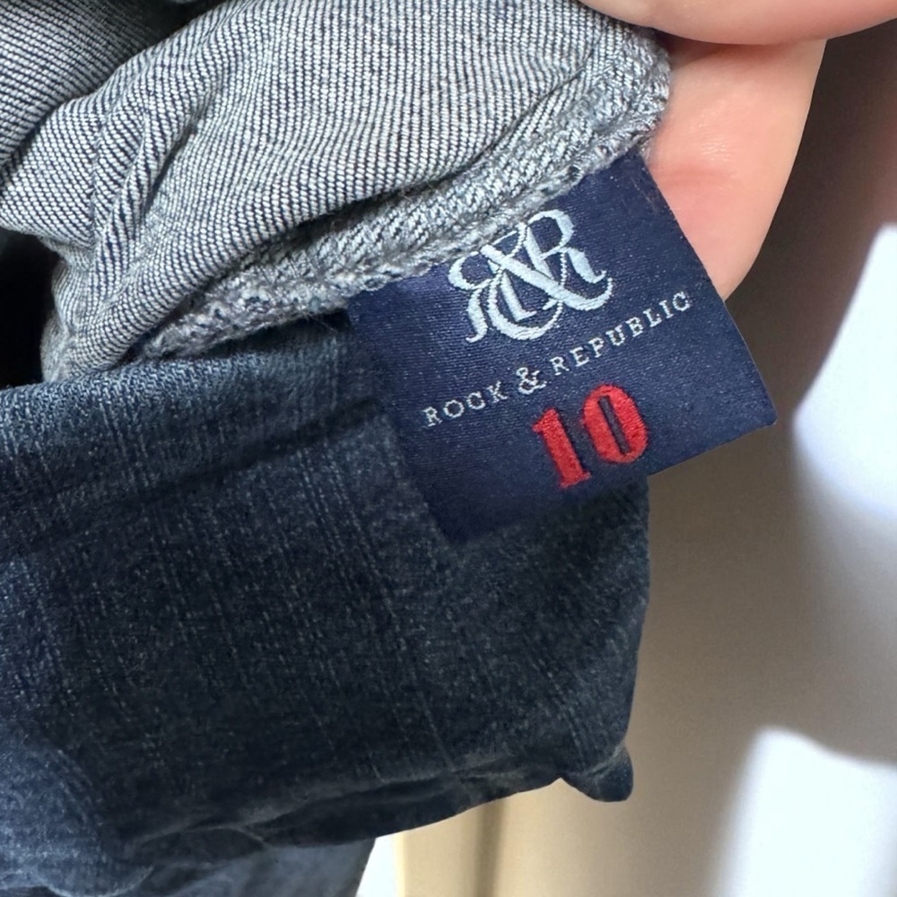 Feverish Fashion: Rock Your Style in Distressed Rock & Republic Jeans! Size 10M - Picture 9 of 16